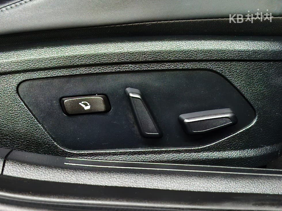 Hyundai Sonata (DN8)2.0 Premium 패밀리 - 17