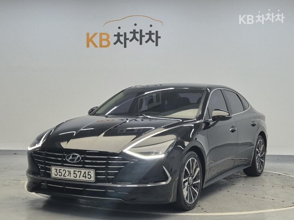 Hyundai Sonata (DN8) 2.0 Premium 패밀리 - Image 1