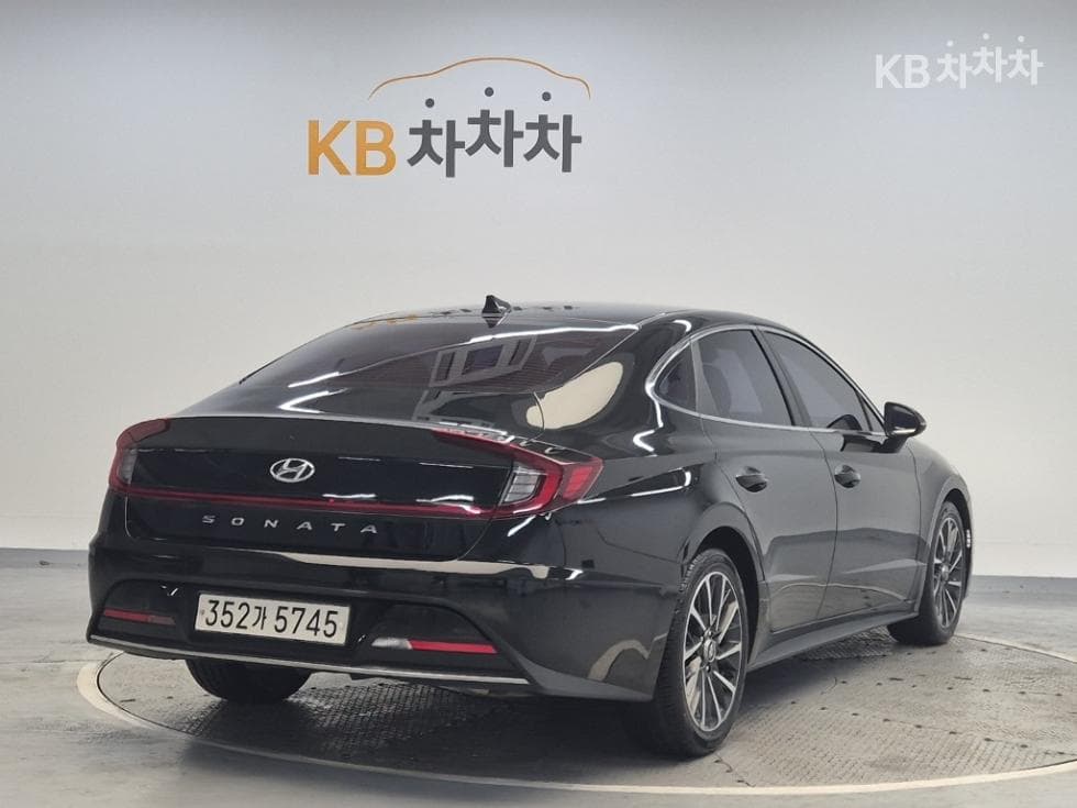 Hyundai Sonata (DN8)2.0 Premium 패밀리 - 3
