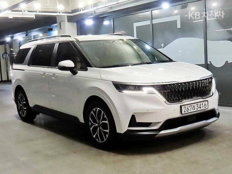Kia Carnival 4th generation D2.2 9-seater Prestige - Image 1