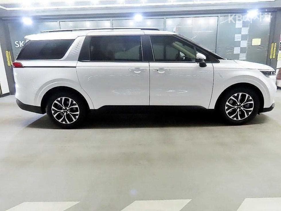 Kia Carnival 4th generationD2.2 9-seater Prestige - 3