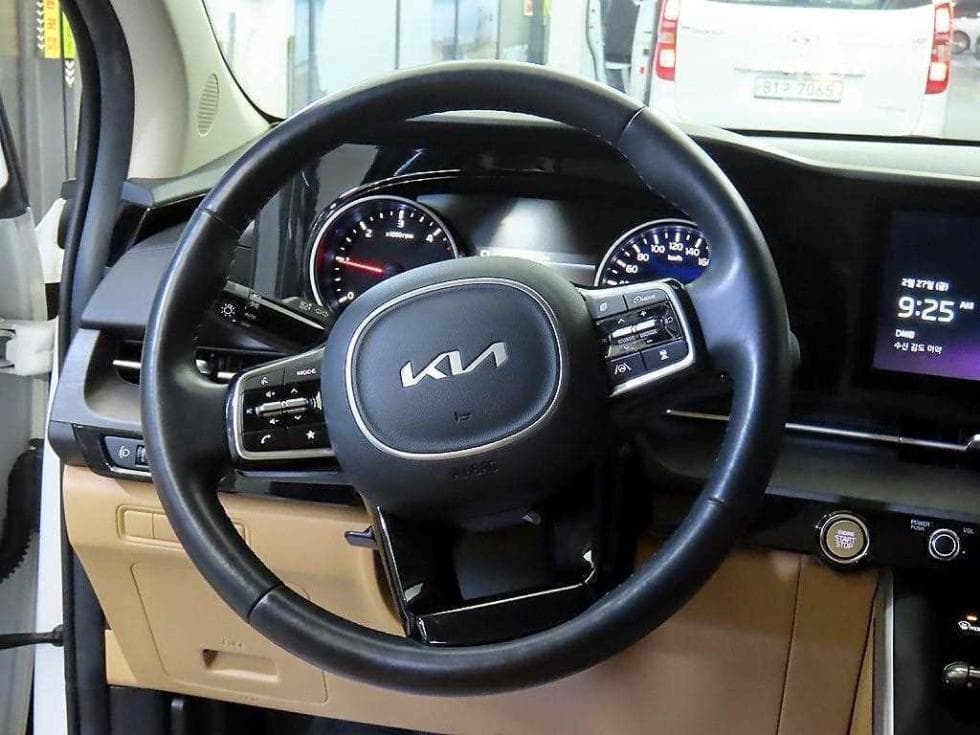 Kia Carnival 4th generationD2.2 9-seater Prestige - 8