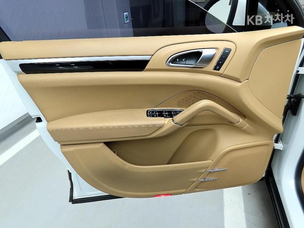 Porsche New Cayenne(958)3.0 Diesel 958 - 11