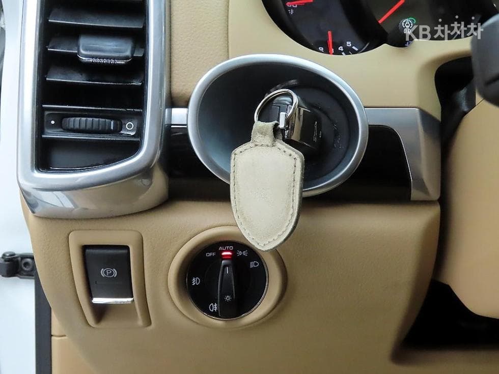 Porsche New Cayenne(958)3.0 Diesel 958 - 12