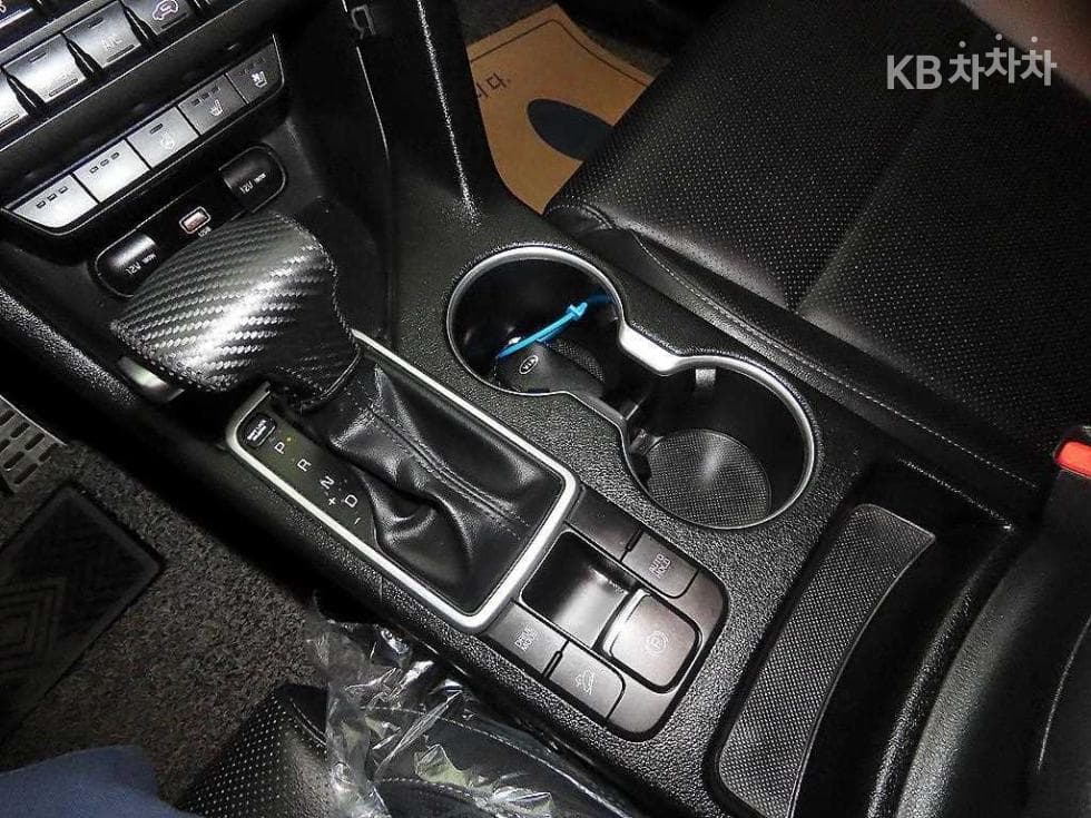 Kia Sportage 더 볼드2.0 Diesel 2WD Prestige - 12