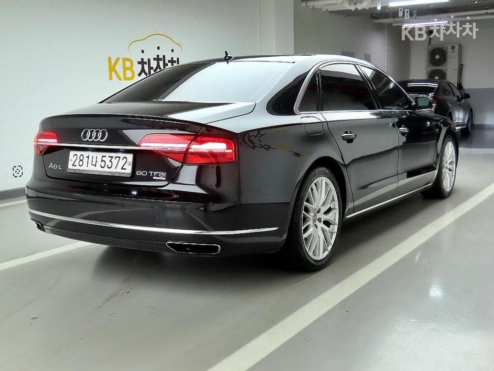 Audi NEW A860 TFSI Quattro LWB 4 seater 5-seater - 4