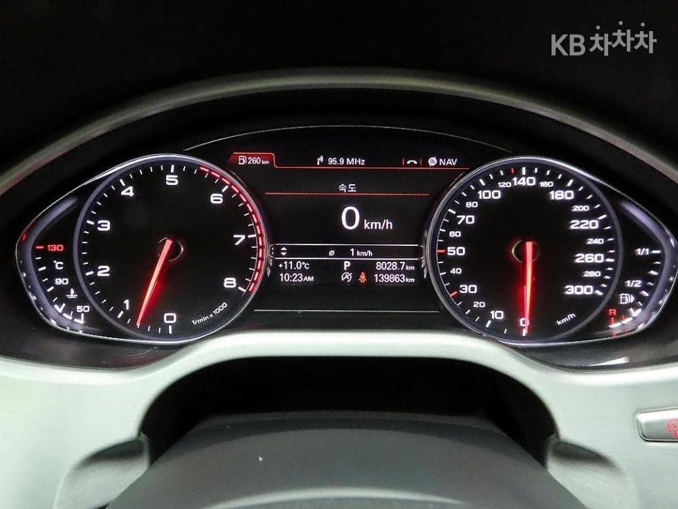 Audi NEW A860 TFSI Quattro LWB 4 seater 5-seater - 6