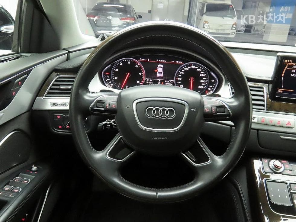 Audi NEW A860 TFSI Quattro LWB 4 seater 5-seater - 7