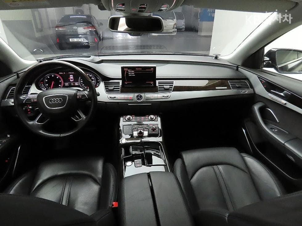 Audi NEW A860 TFSI Quattro LWB 4 seater 5-seater - 8