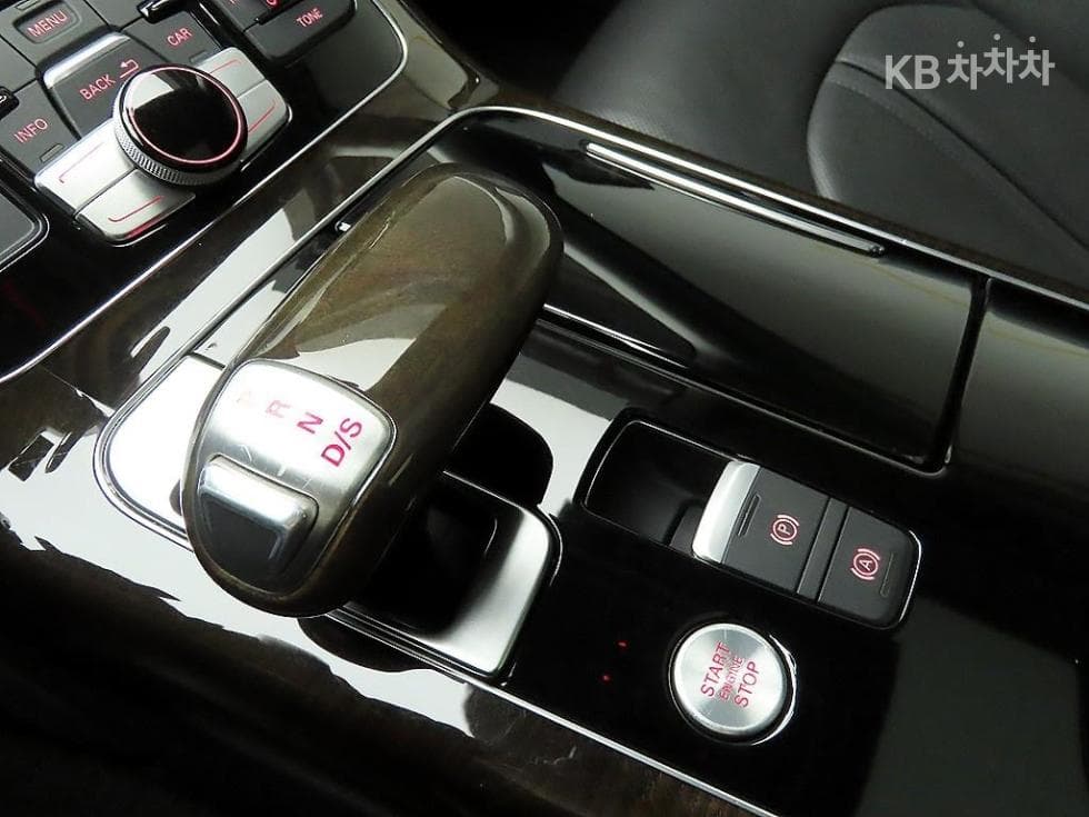 Audi NEW A860 TFSI Quattro LWB 4 seater 5-seater - 10