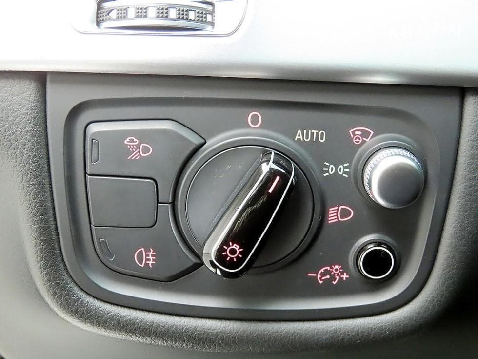 Audi NEW A860 TFSI Quattro LWB 4 seater 5-seater - 12