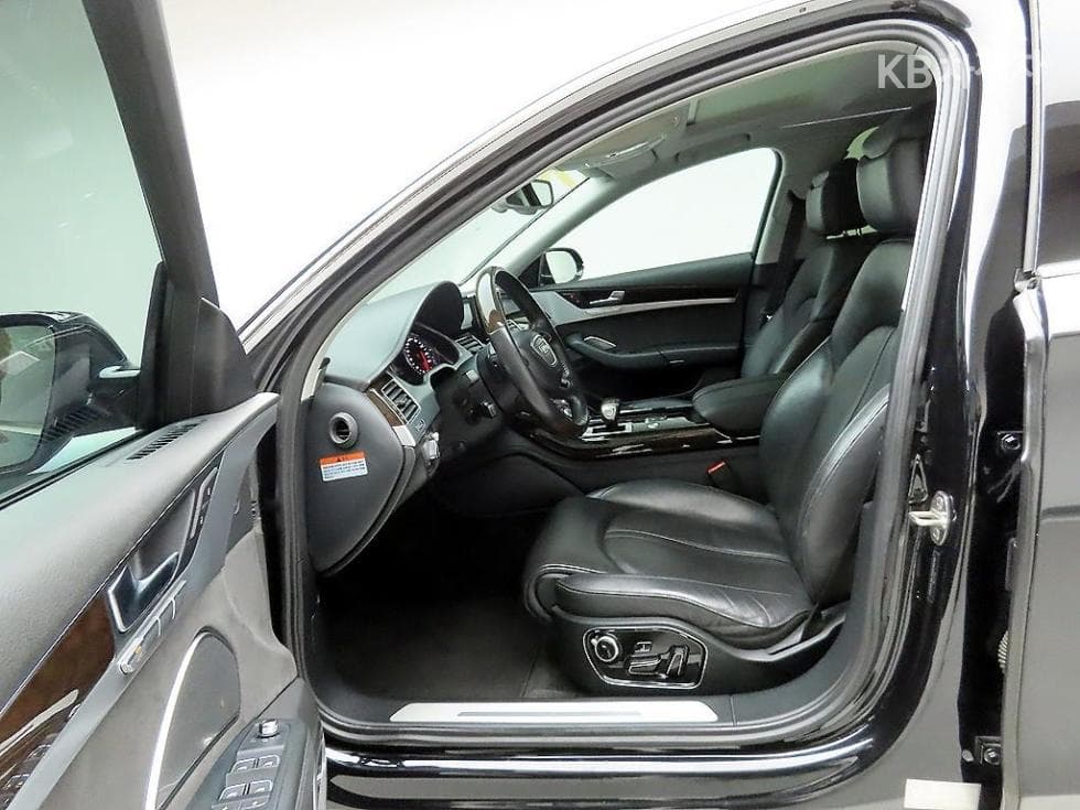 Audi NEW A860 TFSI Quattro LWB 4 seater 5-seater - 13