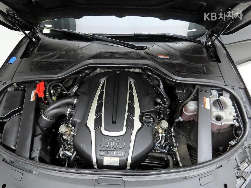 Audi NEW A860 TFSI Quattro LWB 4 seater 5-seater - 20