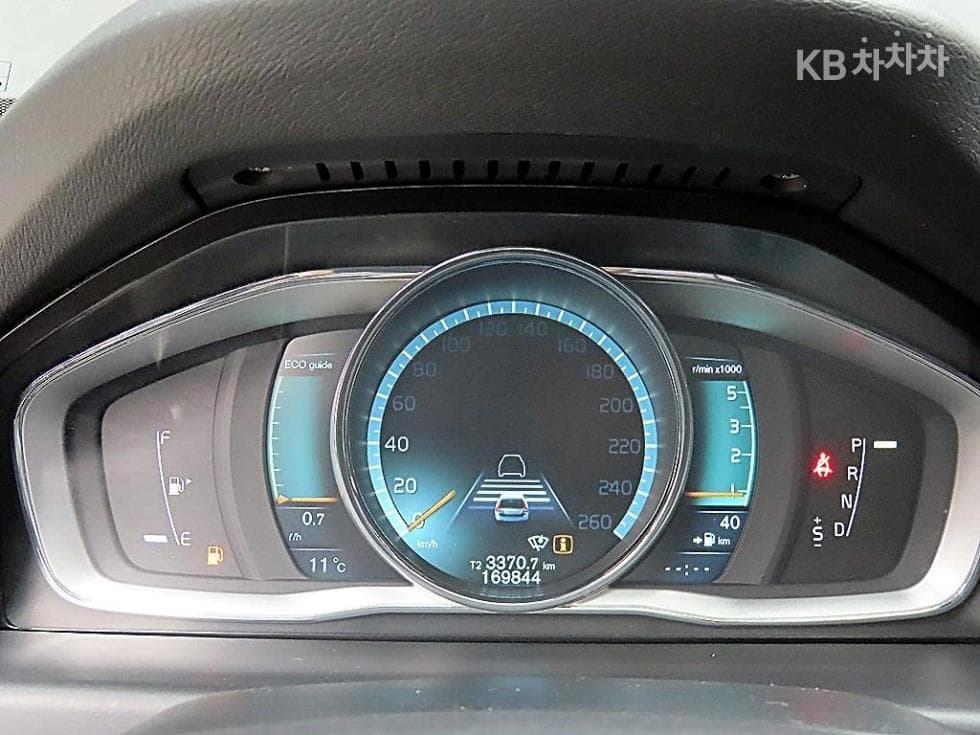 Volvo XC70D5(Дизел) 3-토 поколение - 8
