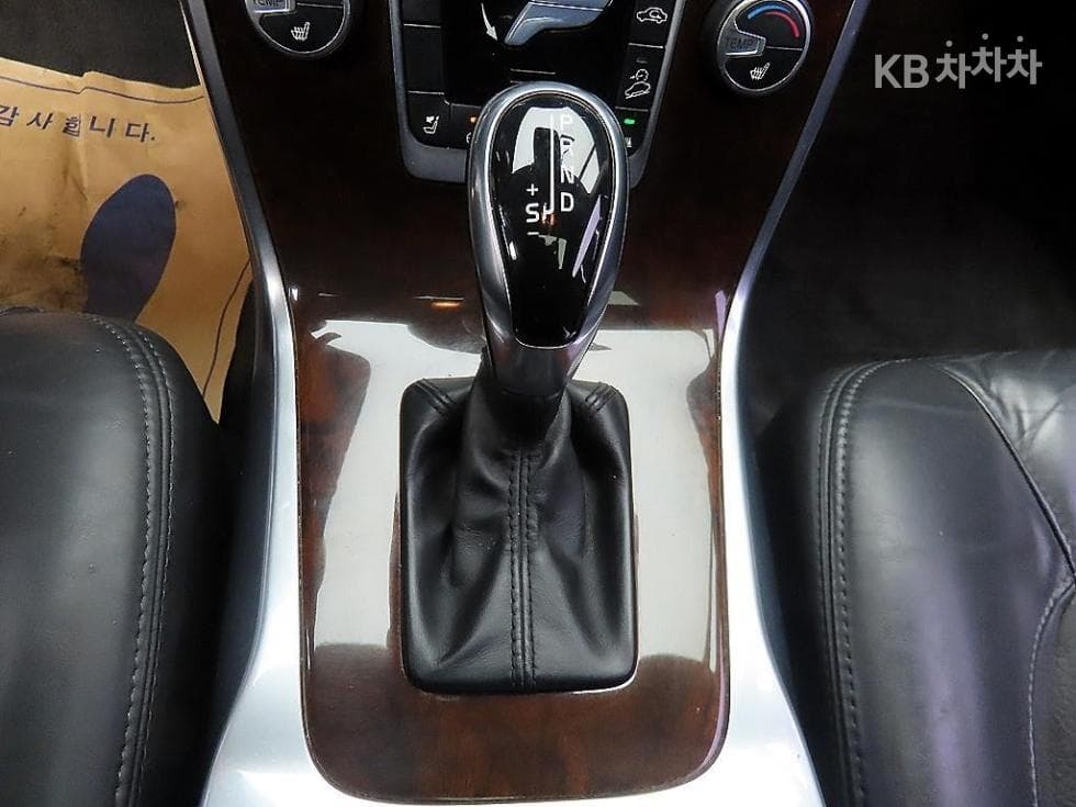 Volvo XC70D5(Дизел) 3-토 поколение - 10