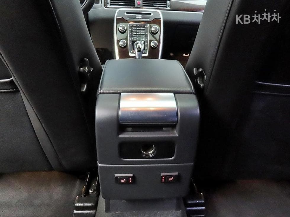 Volvo XC70D5(Дизел) 3-토 поколение - 16