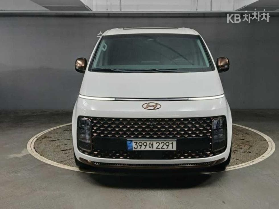 Hyundai Staria Lounge 2.2 Lounge 7 AWD Inspiration - Image 1