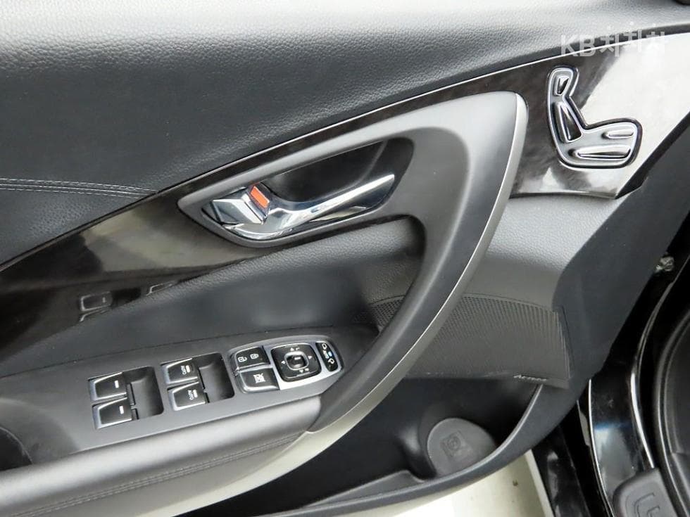 Hyundai Grandeur (Azera)HGHG240 Modern - 12