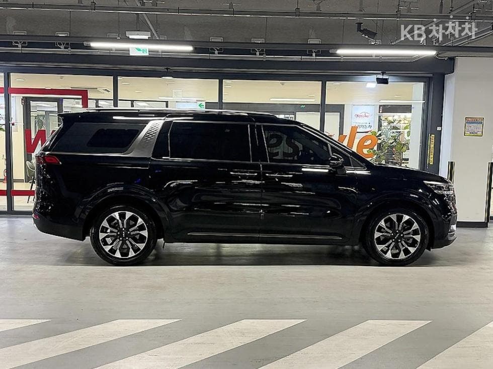 Kia Carnival 4th generationD2.2 9-seater Noblesse - 3
