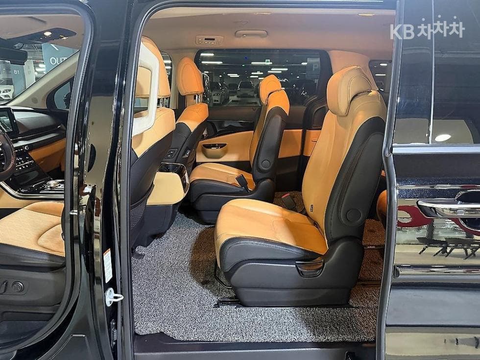 Kia Carnival 4th generationD2.2 9-seater Noblesse - 8