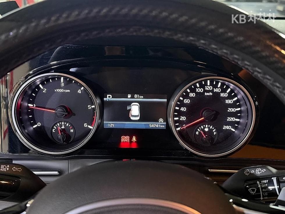 Kia Carnival 4th generationD2.2 9-seater Noblesse - 10