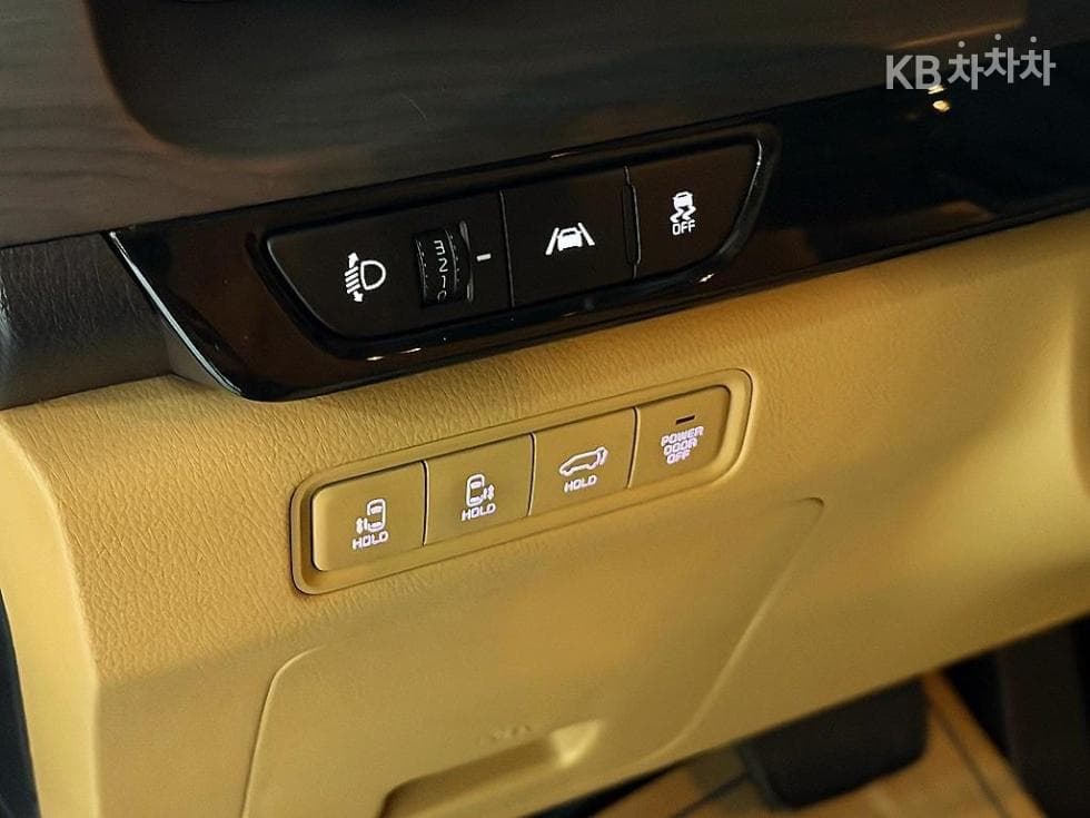 Kia Carnival 4th generationD2.2 9-seater Noblesse - 14