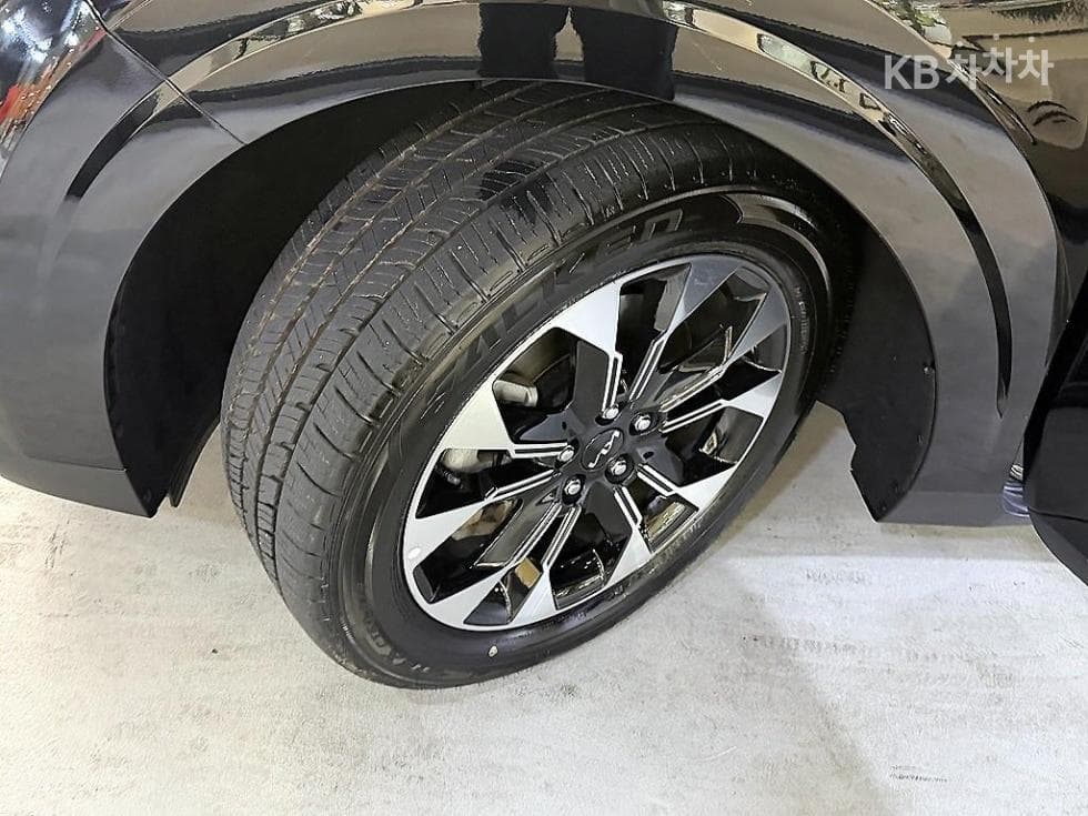 Kia Carnival 4th generationD2.2 9-seater Noblesse - 20
