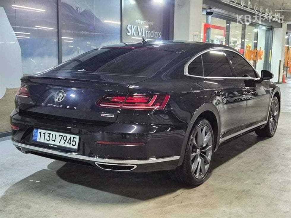 Volkswagen Arteon2.0 Turbo Diesel Injection 4WD Elegance Prestige - 4