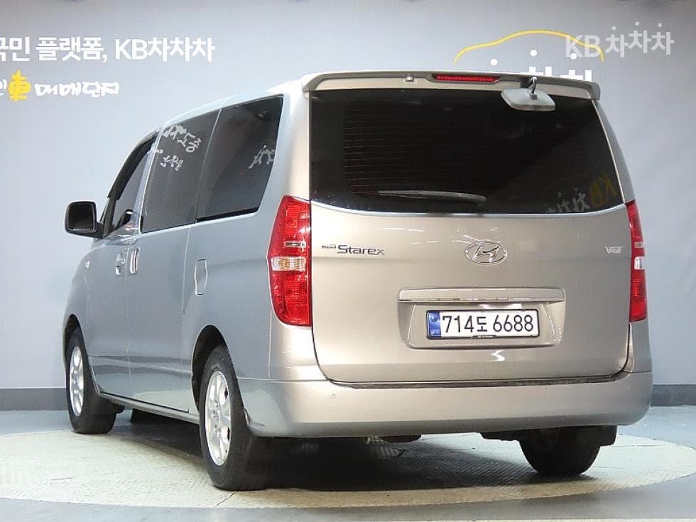 Хюндай Гранд Старекс12-местен Комби CVX Premium - 4