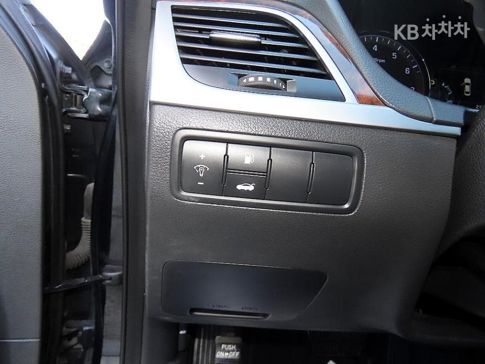 Hyundai GenesisDHG330 Modern - 12