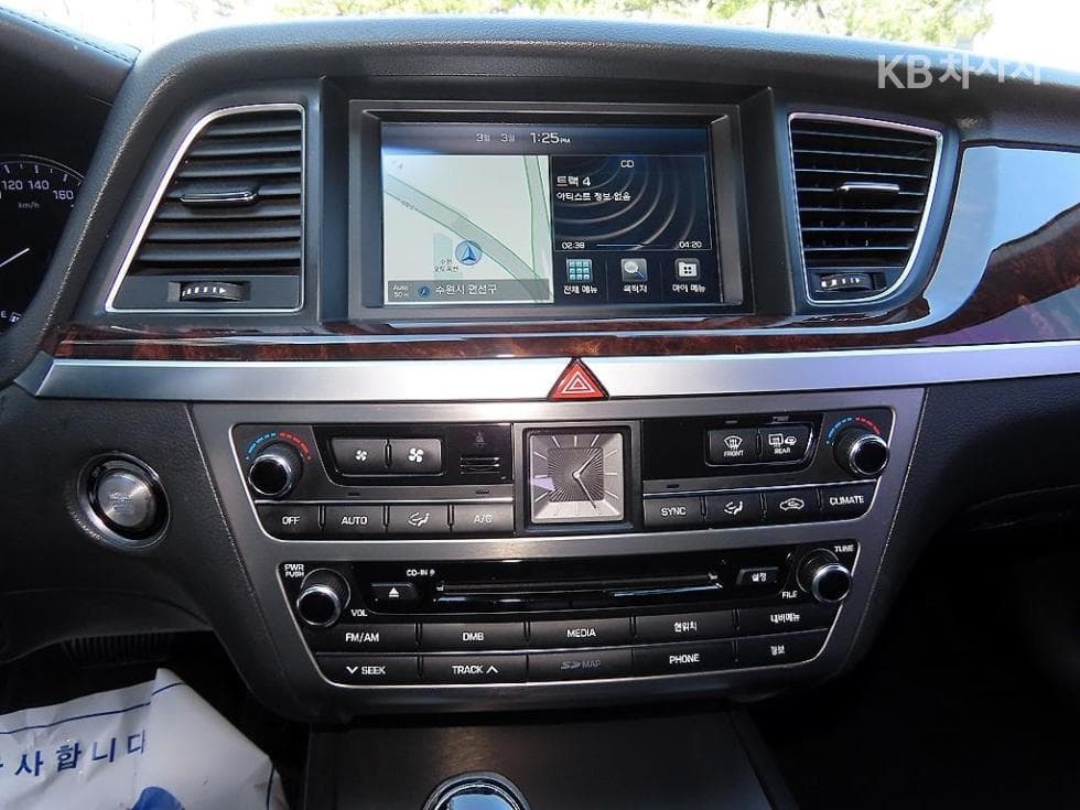 Hyundai GenesisDHG330 Modern - 13
