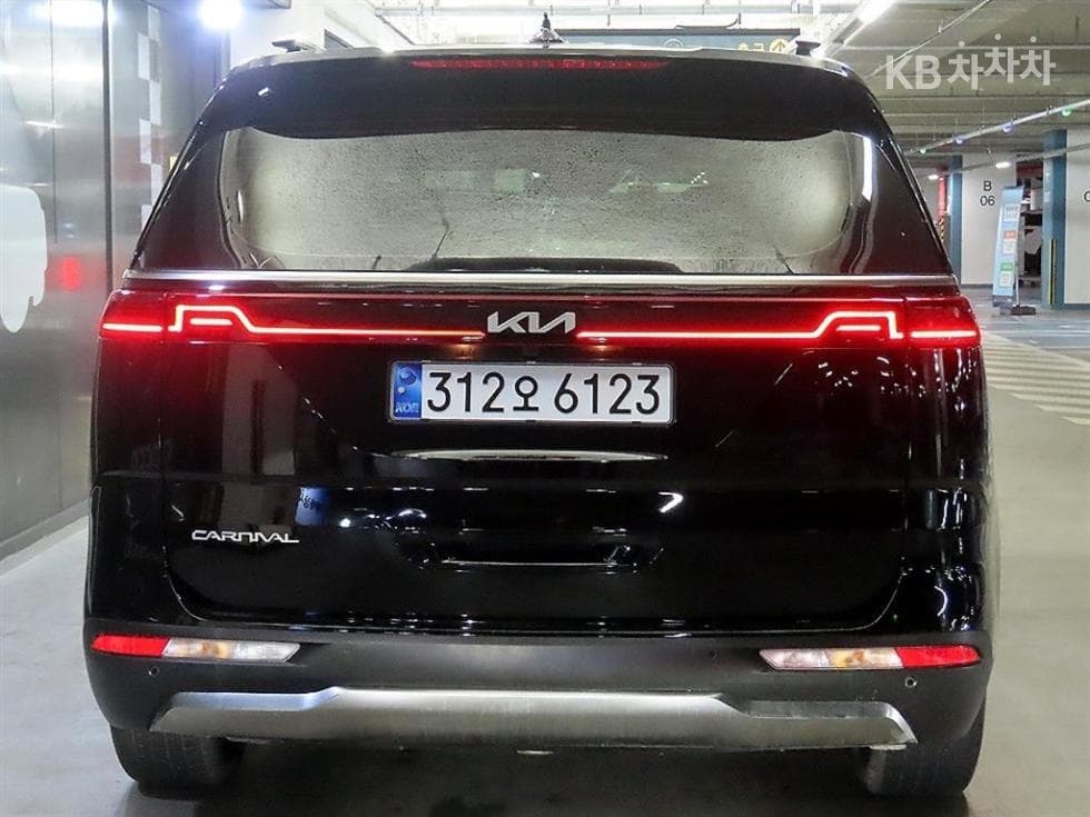 Kia Carnival 4th generationD2.2 9-seater Signature - 5