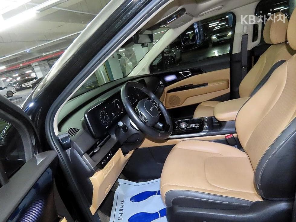 Kia Carnival 4th generationD2.2 9-seater Signature - 6
