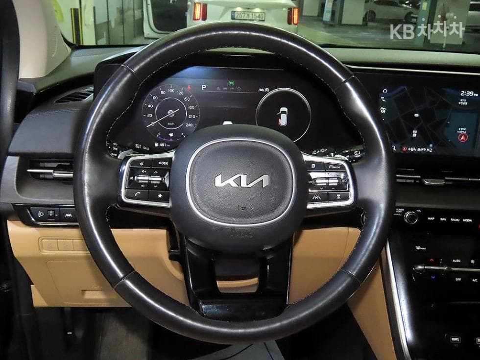Kia Carnival 4th generationD2.2 9-seater Signature - 8