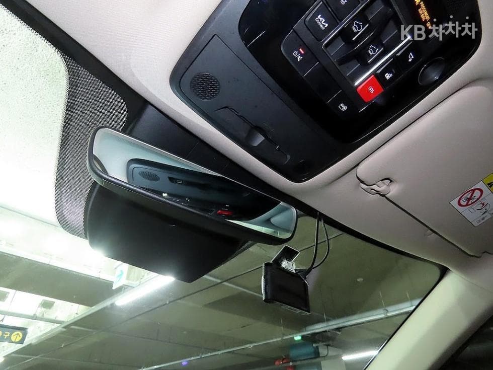 Kia Carnival 4th generationD2.2 9-seater Signature - 14