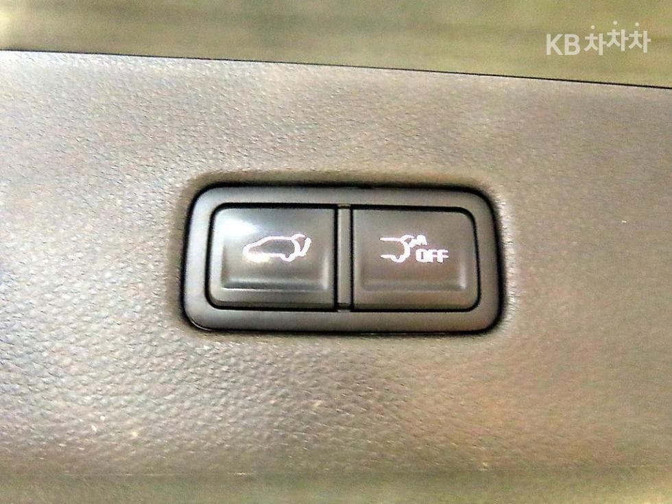 Kia Carnival 4th generationD2.2 9-seater Signature - 16