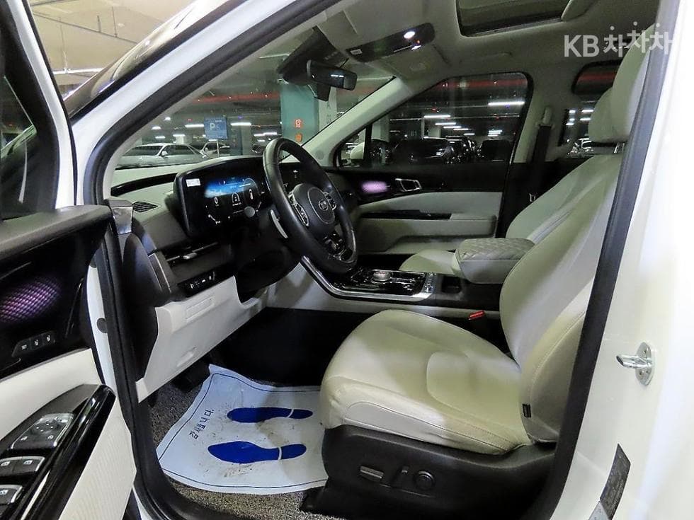 Kia Carnival 4th generationD2.2 9-seater Signature - 6