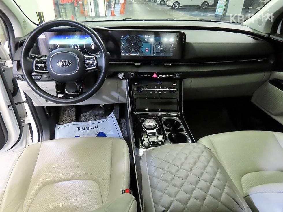 Kia Carnival 4th generationD2.2 9-seater Signature - 10