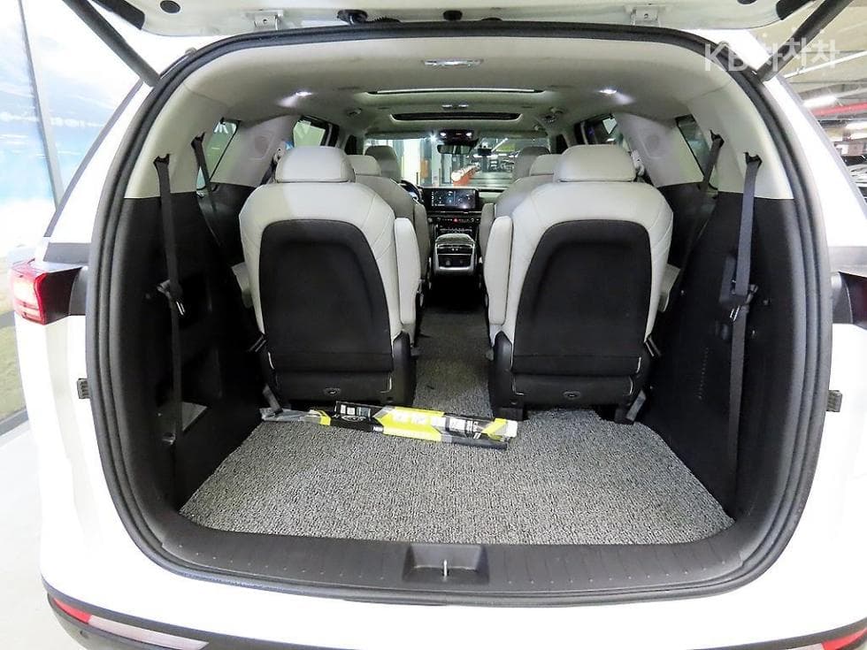 Kia Carnival 4th generationD2.2 9-seater Signature - 16