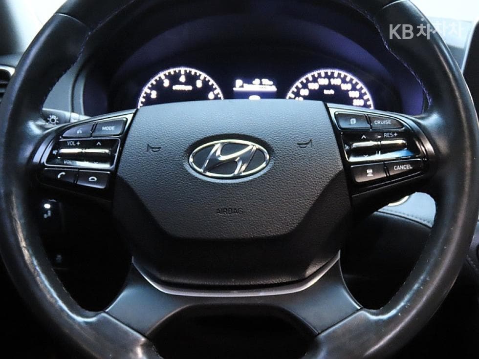 Hyundai Grandeur (Azera)IG2.4 Premium Special (special feature/edition) - 17
