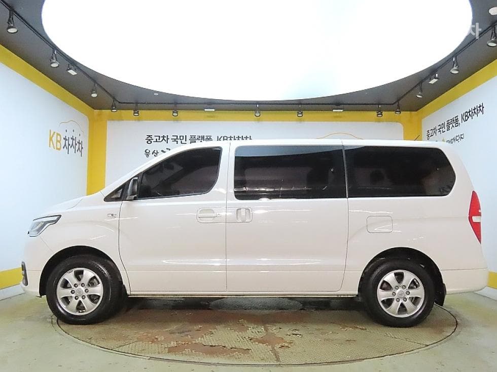 Hyundai The New (facelift) 그랜드 Star렉스웨건 11-seater 4WD Smart - 5