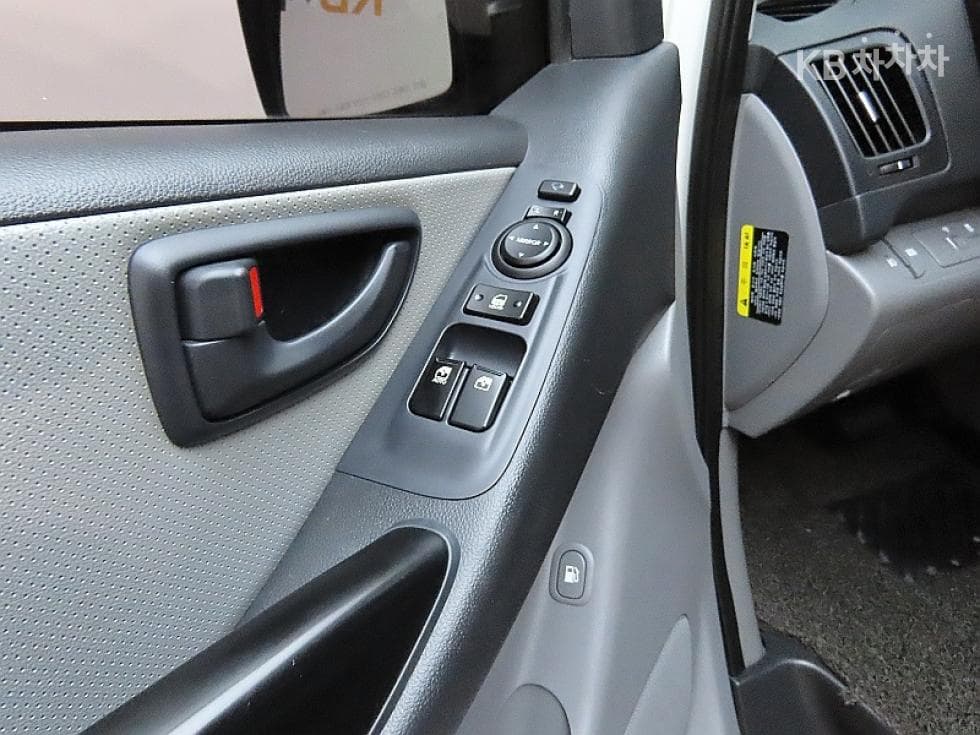 Hyundai The New (facelift) 그랜드 Star렉스웨건 11-seater 4WD Smart - 14