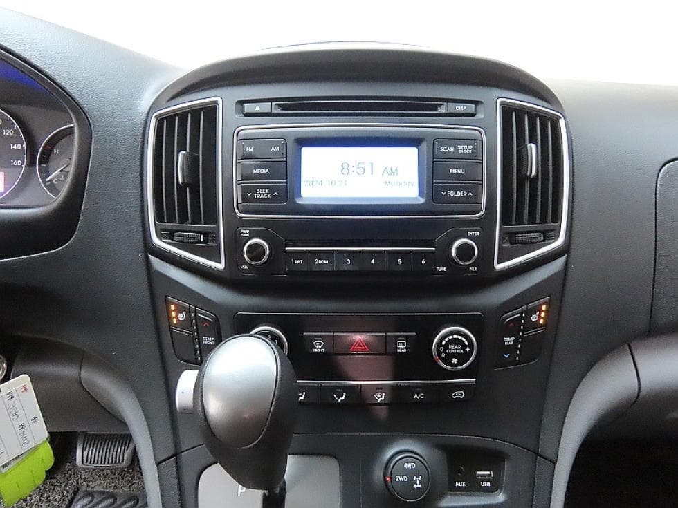 Hyundai The New (facelift) 그랜드 Star렉스웨건 11-seater 4WD Smart - 17