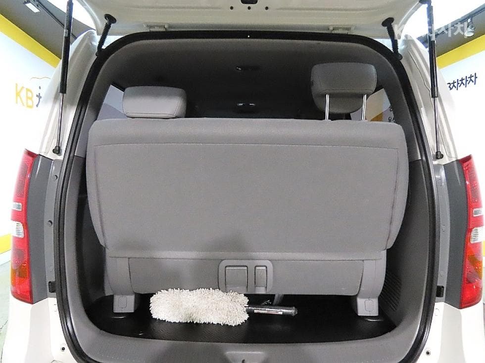 Hyundai The New (facelift) 그랜드 Star렉스웨건 11-seater 4WD Smart - 19