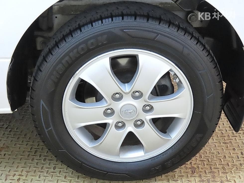 Hyundai The New (facelift) 그랜드 Star렉스웨건 11-seater 4WD Smart - 20