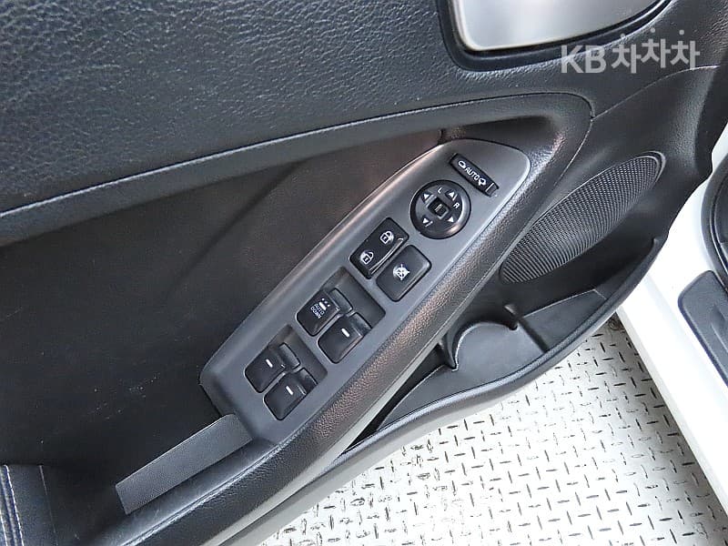 Киа The New (фейслифт) K3 Дизел1.6 Дизел Тренди Стандартен - 13