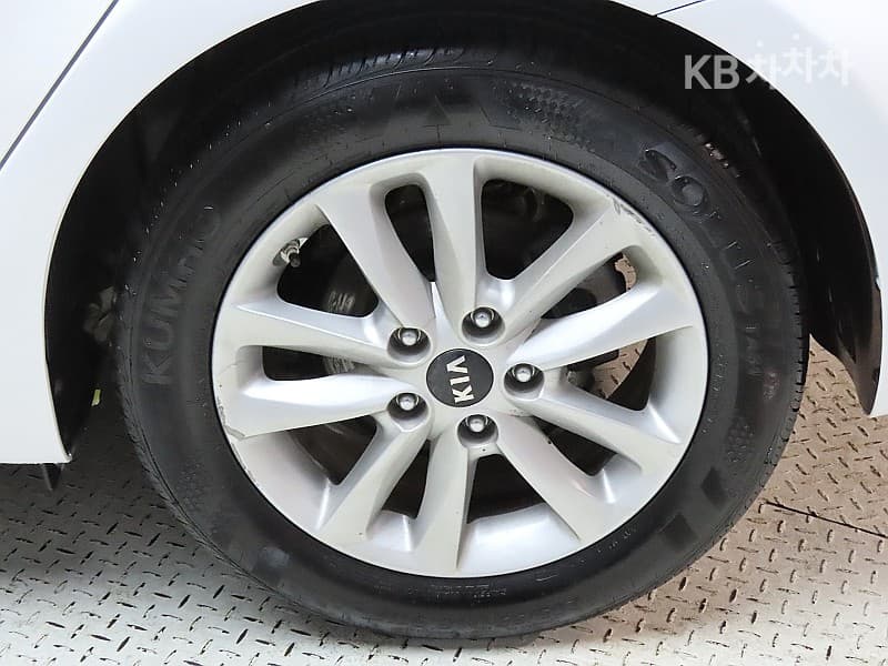 Киа The New (фейслифт) K3 Дизел1.6 Дизел Тренди Стандартен - 20