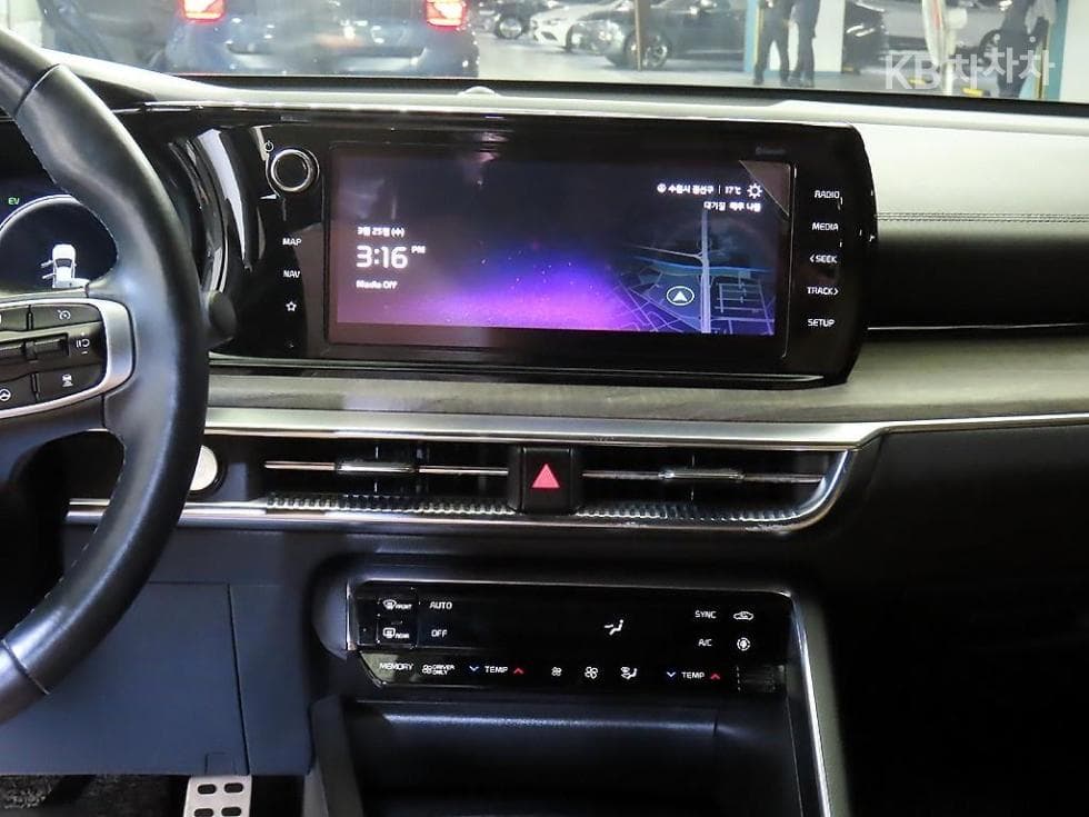 Kia K5 Hybrid 3rd Gen2.0 HEV Noblesse - 11