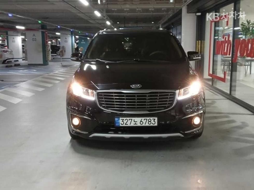 Kia All New Carnival 7-seater (Limousine) 2.2 Diesel Limousine VIP - Image 1