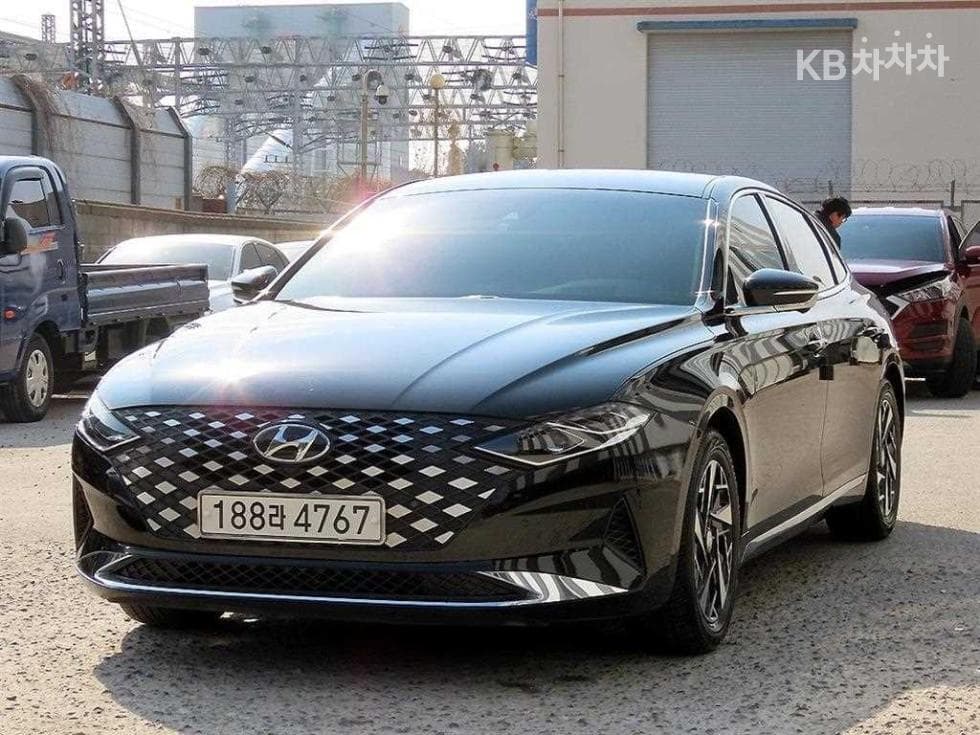 Hyundai The New (facelift) Grandeur (Azera) Hybrid2.4 Exclusive - 2